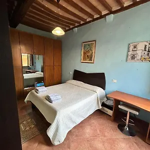 Appartamento Casa Vacanze Nel Cuore Del Centro Storico: Il Tuo Rifugio Autentico!, Colle Val D'Elsa